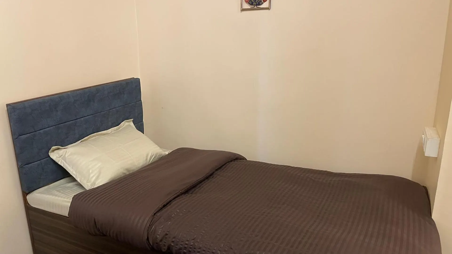 Bed & Breakfast Kashi Awahan! Traditional Themed Room Near Vishvanath Temple Varanasi India