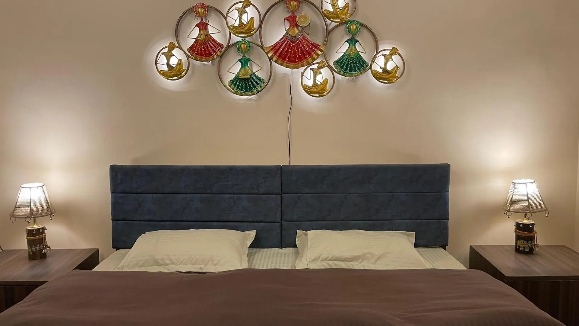Kashi Awahan! Traditional Themed Room Near Vishvanath Temple Varanasi India